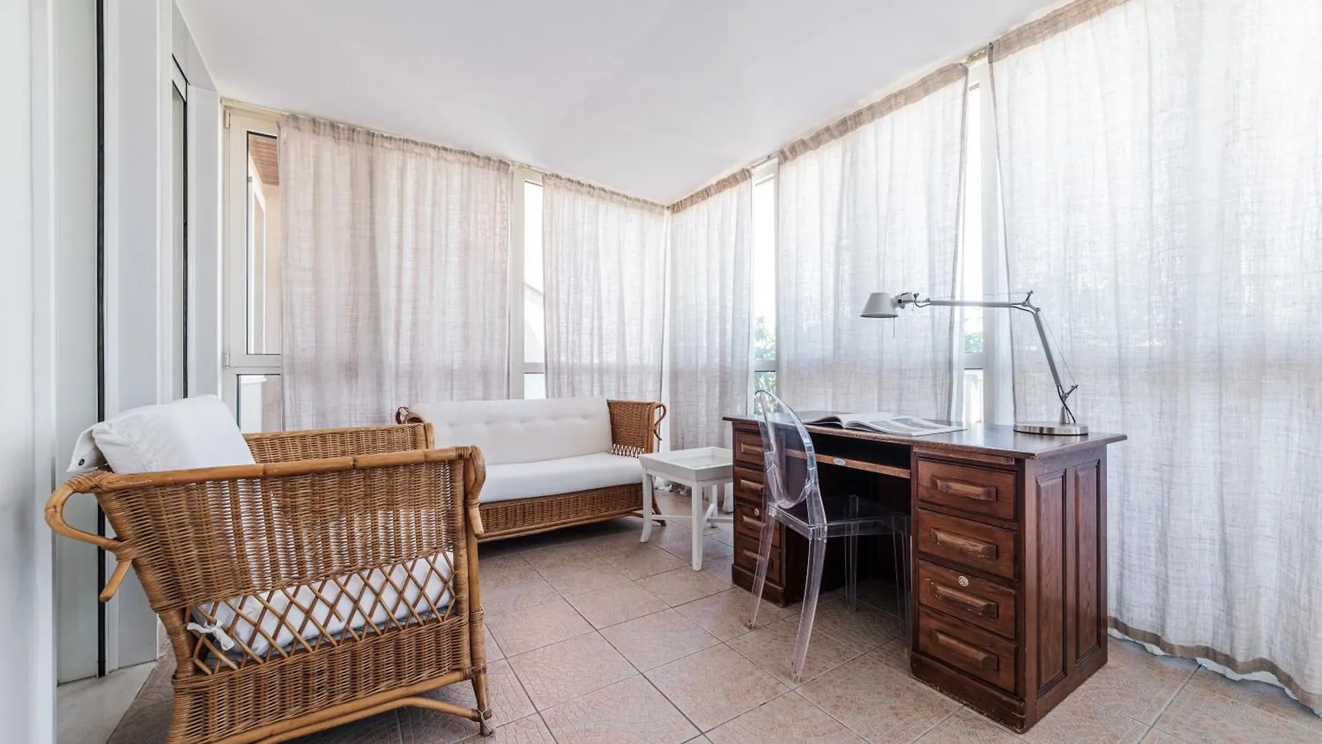 Home Tawn Luxury Apartment Bari Itália