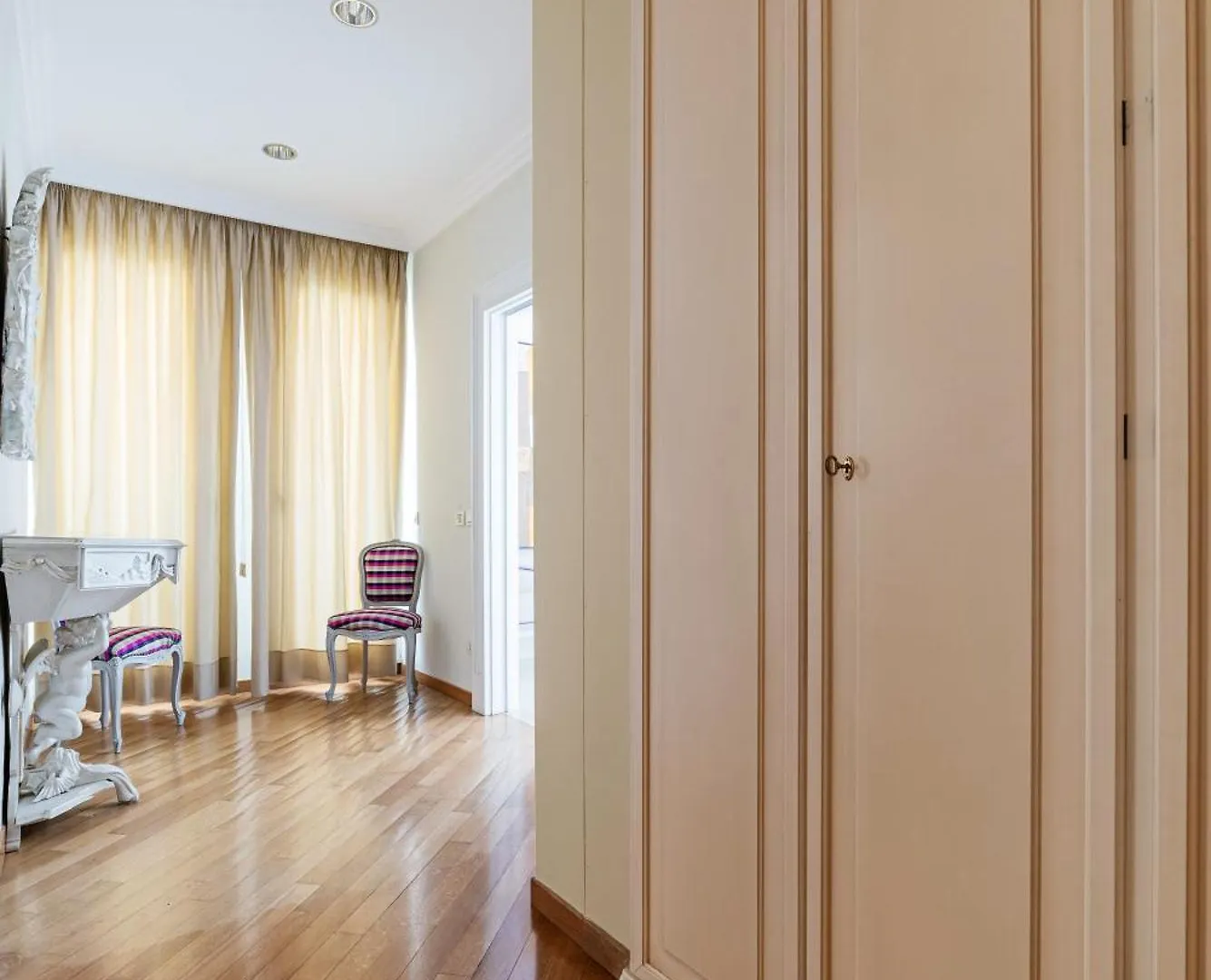 Home Tawn Luxury Apartment 바리