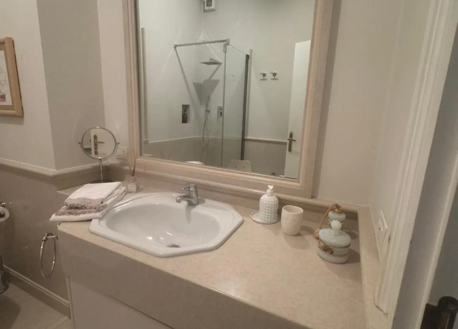 Home Tawn Luxury Apartment 바리
